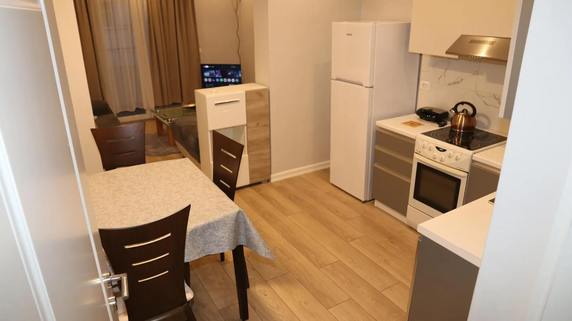 Gray House Apartman Tirana